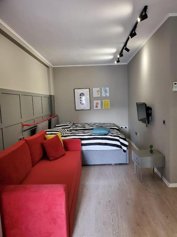 Helga'S Deluxe 3 Apartment Tirana Exterior foto