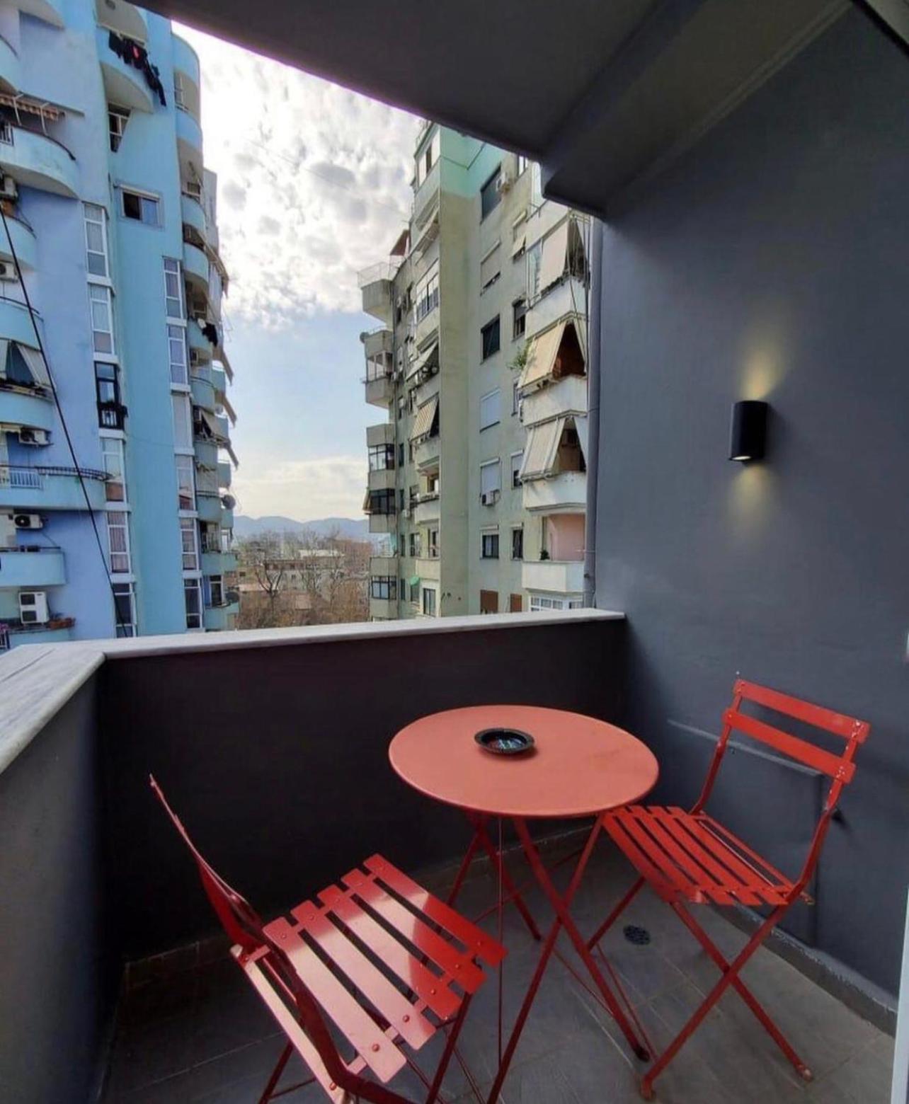 Helga'S Deluxe 3 Apartment Tirana Exterior foto
